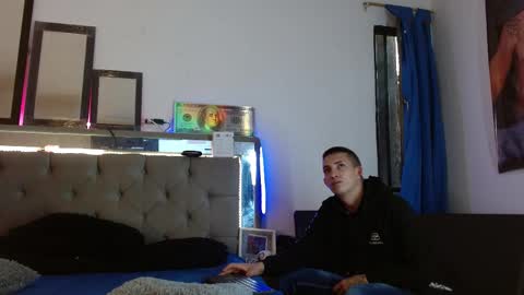 Myluandjack online show from February 2025 12:19:02 PM