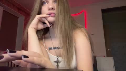 mysterious_wink online show from November 2025 05:15:02 PM