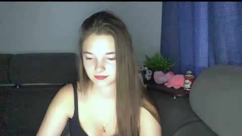 Snapshot of mysticrose_ chatting on November 2025 12:05:02 PM Leya online show from November 2025 12:05:02 PM