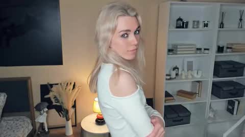 Olivia or just olive online show from September 2025 08:01:02 PM