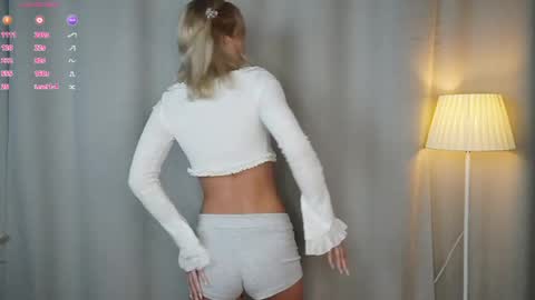 Snapshot of myviolet_rush chatting on June 2026 07:08:02 PM Olivia or just olive online show from June 2026 07:08:02 PM