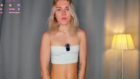 Snapshot of myviolet_rush chatting on June 2026 07:09:01 PM Olivia or just olive online show from June 2026 07:09:01 PM