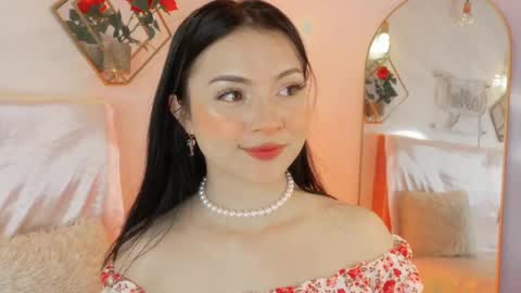 naamah_b online show from September 2025 02:09:02 PM