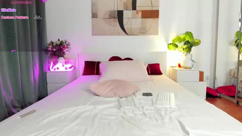 Nadia online show from February 2025 06:43:02 PM