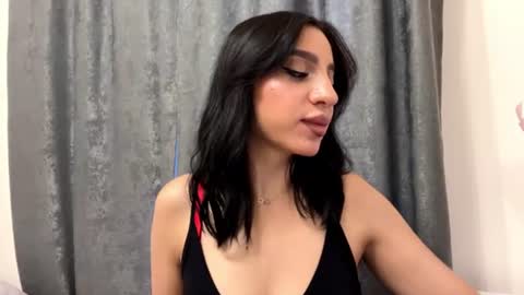 Snapshot of nadinevanni chatting on June 2026 02:10:01 PM Leya online show from June 2026 02:10:01 PM