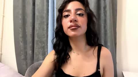 Snapshot of nadinevanni chatting on July 2026 04:13:01 PM Leya online show from July 2026 04:13:01 PM