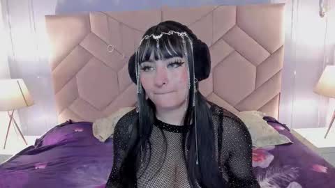 Naenia online show from November 2025 08:19:02 PM