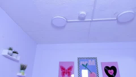 Naenia online show from November 2025 03:49:01 PM