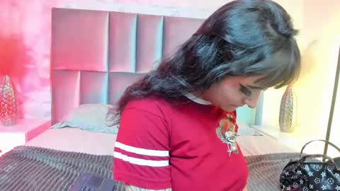 Snapshot of naeniademon_ chatting on February 2026 03:48:02 AM Naenia online show from February 2026 03:48:02 AM