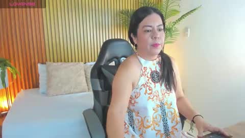 N A H I A online show from October 2025 12:09:01 PM