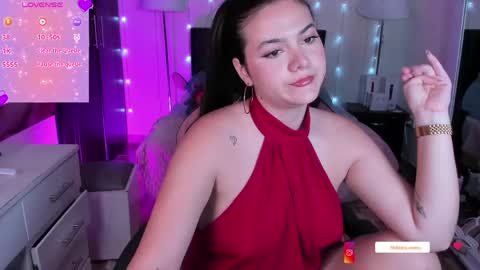 NAHIARA EVANS online show from April 2026 02:33:01 PM