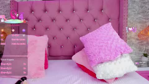 NahiaraReina  online show from February 2025 01:41:01 PM