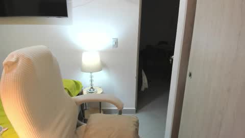 independent model online show from October 2025 02:03:02 AM