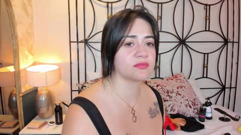 Nahomi  online show from September 2025 10:49:01 AM