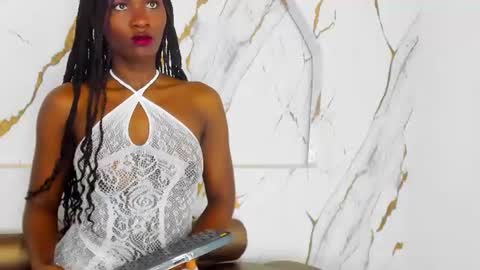 Snapshot of nahomi_williams_ chatting on June 2026 01:10:01 PM Nahomi online show from June 2026 01:10:01 PM