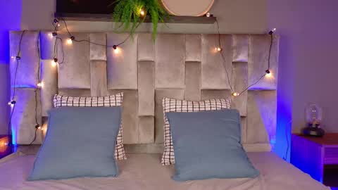  VICTORIA  online show from October 2025 07:56:01 PM