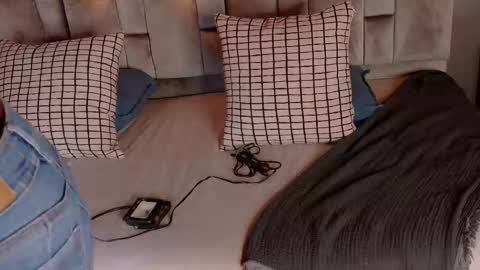  VICTORIA  online show from February 2026 07:28:01 PM