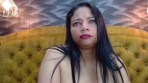 Nahomi online show from October 2025 04:11:01 AM