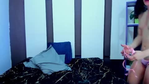 nahomy online show from February 2026 07:32:02 PM