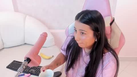 Nahomy Roberts online show from March 2026 08:53:02 AM