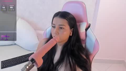 Nahomy Roberts online show from March 2026 09:04:01 AM