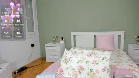 Snapshot of naia_7 chatting on October 2025 12:38:02 AM Mile online show from October 2025 12:38:02 AM