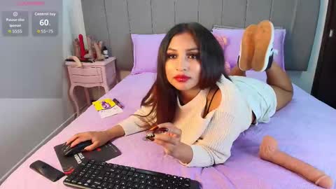 Snapshot of naia_cruz_ chatting on September 2025 07:58:02 PM Naia online show from September 2025 07:58:02 PM