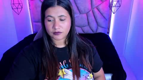 Snapshot of naia_karter chatting on January 2025 07:43:01 PM online show from January 2025 07:43:01 PM