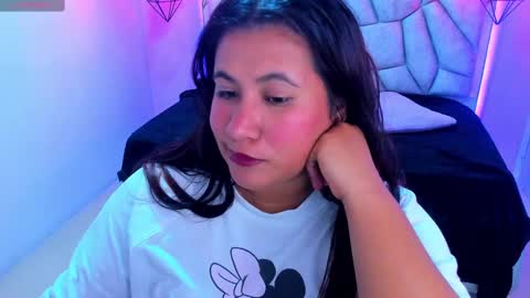 Snapshot of naia_karter chatting on February 2025 09:05:02 PM online show from February 2025 09:05:02 PM