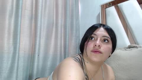 Snapshot of naia_x chatting on February 2025 10:41:01 PM Naia x online show from February 2025 10:41:01 PM