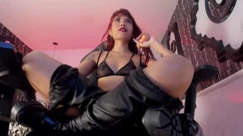 Naila online show from February 2025 06:52:01 PM