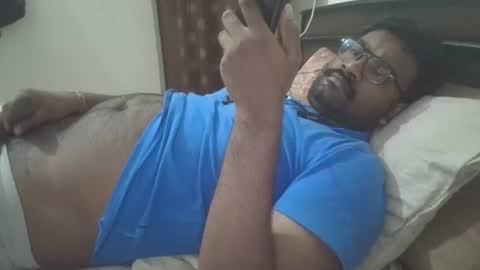 NAIRANANDU28 online show from April 2026 06:17:01 PM