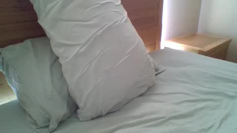 naitruc online show from December 2025 01:58:01 AM