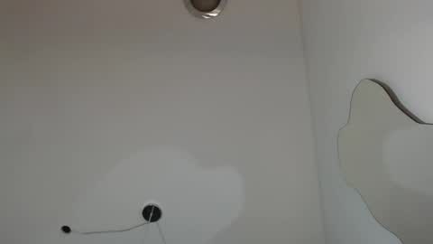 NALAROY online show from February 2025 11:01:02 AM