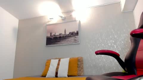   online show from November 2025 07:56:01 PM