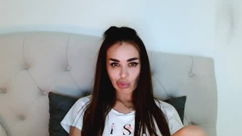 Lady online show from June 2026 07:58:02 PM