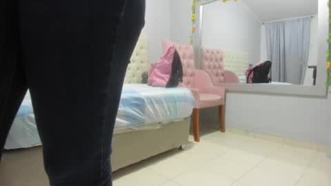 nami_sam online show from December 2024 01:07:02 PM