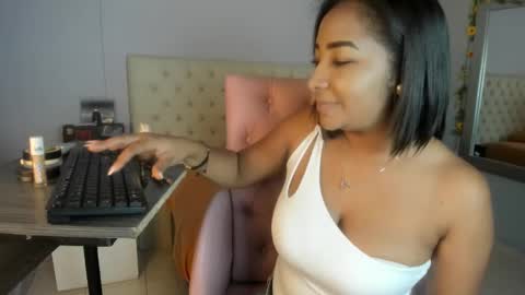 nami_sam online show from December 2024 01:10:02 PM