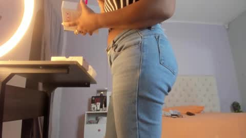 nami_sam online show from December 2024 02:28:02 PM