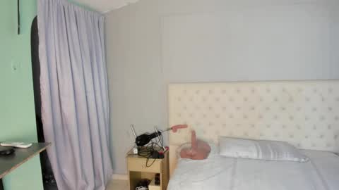 nami_sam online show from September 2025 12:38:02 PM