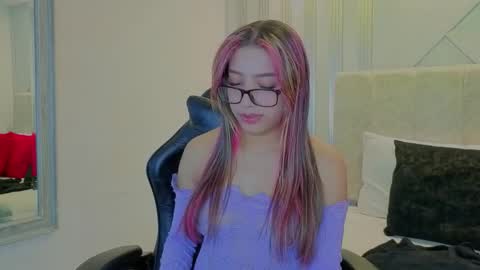 nami_sweet_ online show from October 2025 02:10:01 AM