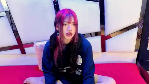     online show from December 2025 12:43:01 PM