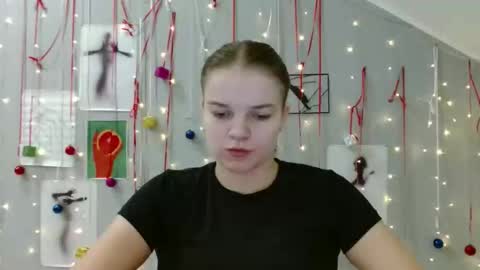 Nana online show from November 2025 09:09:02 AM