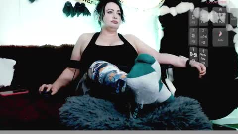 NanaLaGloss online show from January 2025 11:47:02 AM