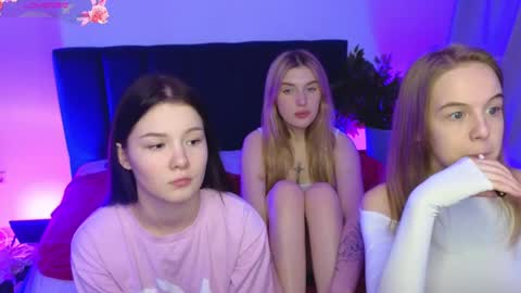 Maeve online show from March 2025 05:13:02 PM