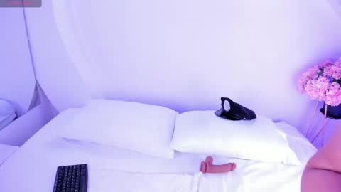 NanaOsaky online show from September 2025 12:05:01 PM