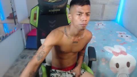 nando_col online show from October 2025 07:00:01 PM