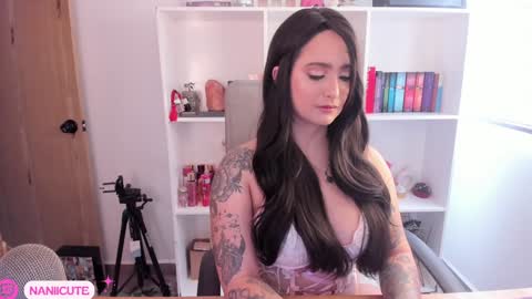 ELLA online show from December 2024 07:33:01 PM