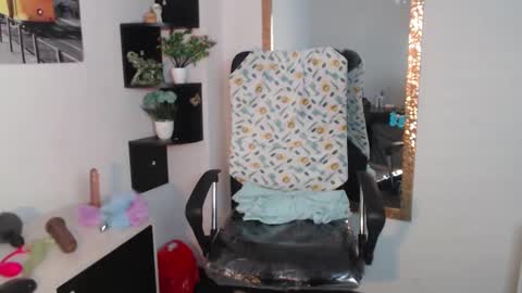 nany_pretty online show from December 2024 05:31:02 PM