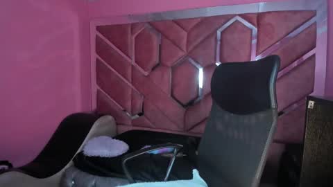 nany_pretty online show from February 2025 08:10:02 PM